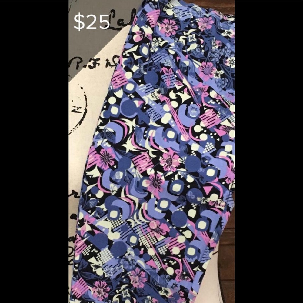 NWT os LULAROE LEGGINGS